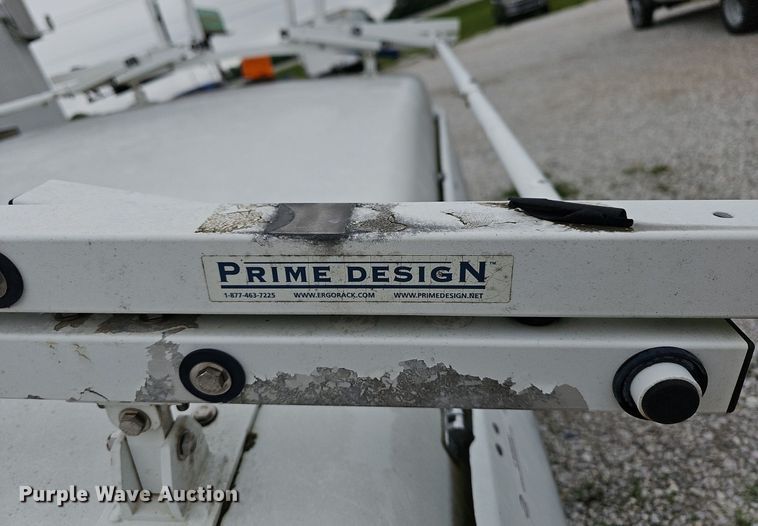 image for item LW9596 Fiberglass utility topper