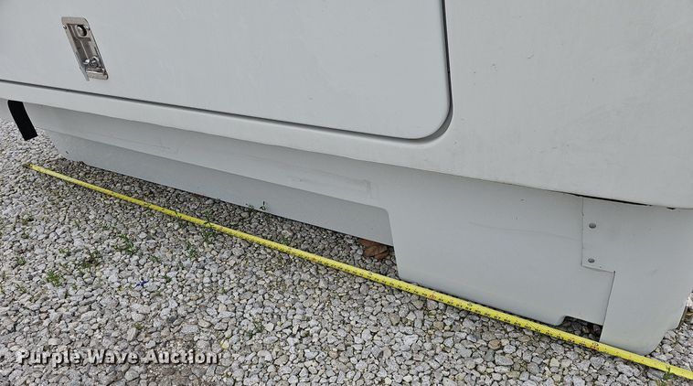 image for item LW9596 Fiberglass utility topper