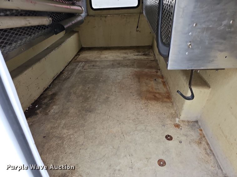 image for item LW9596 Fiberglass utility topper