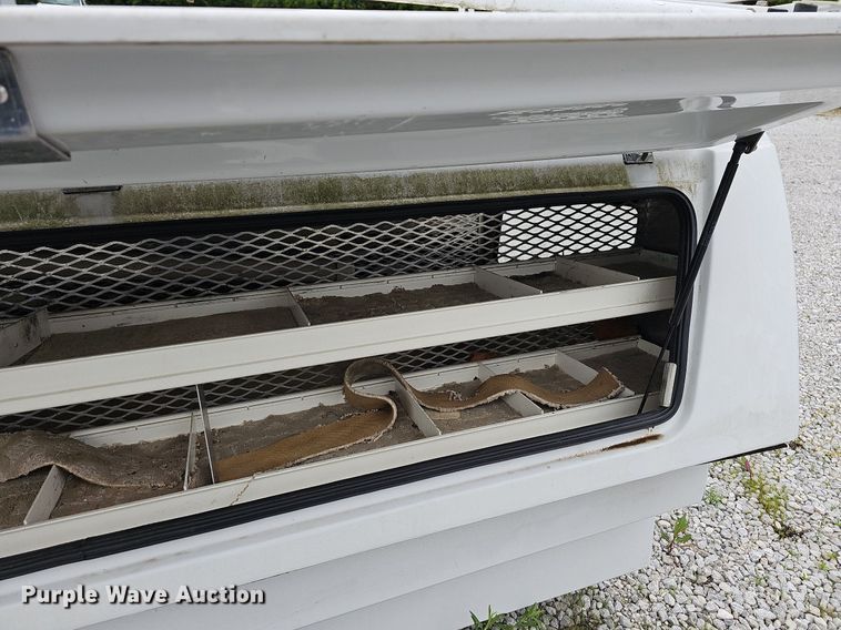 image for item LW9596 Fiberglass utility topper