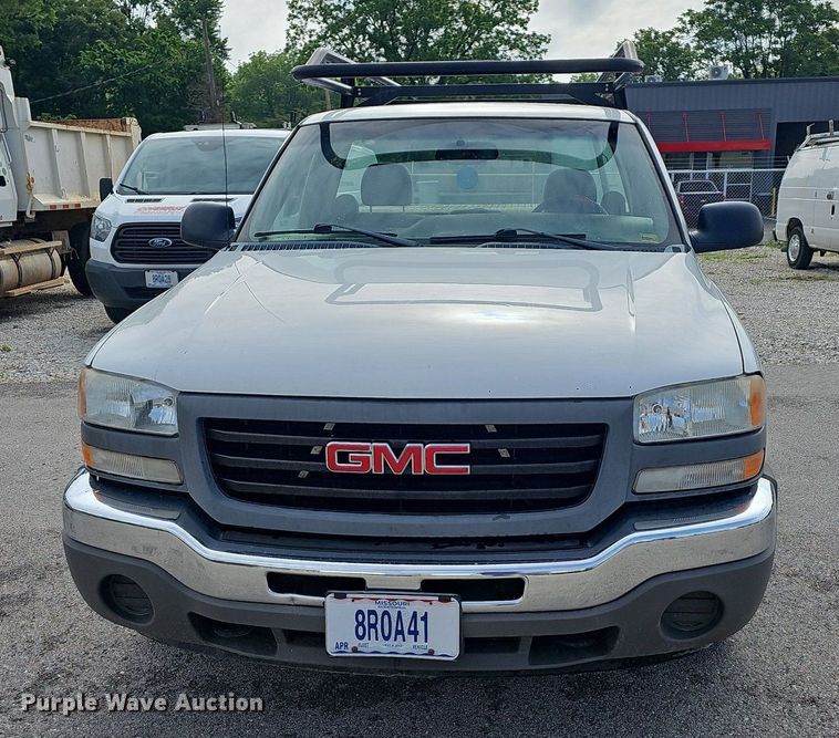 image for item LW9607 2006 GMC Sierra 1500  pickup truck