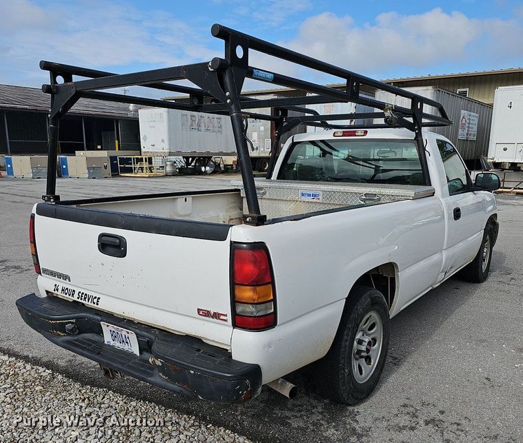 image for item LW9607 2006 GMC Sierra 1500  pickup truck