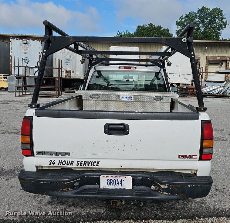 image for item LW9607 2006 GMC Sierra 1500  pickup truck