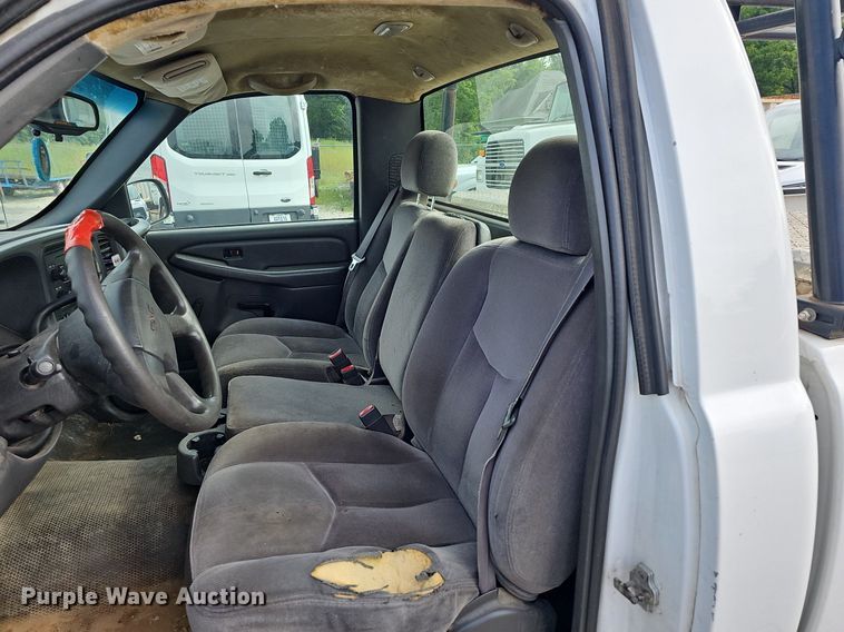 image for item LW9607 2006 GMC Sierra 1500  pickup truck