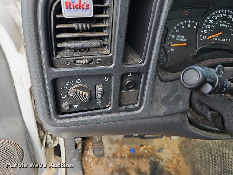 image for item LW9607 2006 GMC Sierra 1500  pickup truck