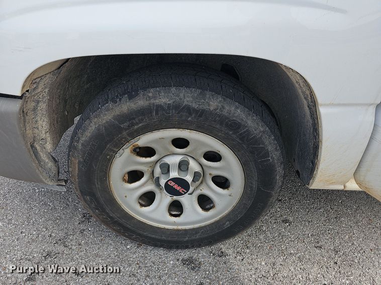 image for item LW9607 2006 GMC Sierra 1500  pickup truck