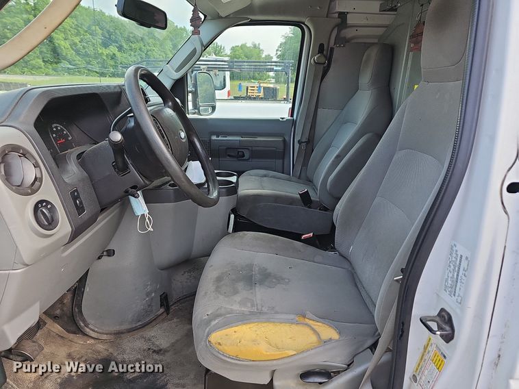 image for item LW9608 2011 Ford E150  van