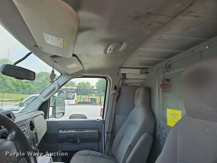 image for item LW9608 2011 Ford E150  van