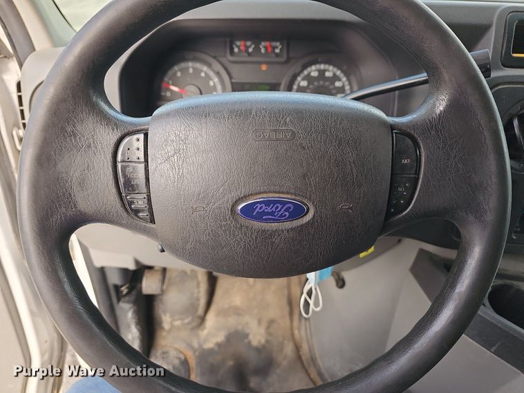 image for item LW9608 2011 Ford E150  van