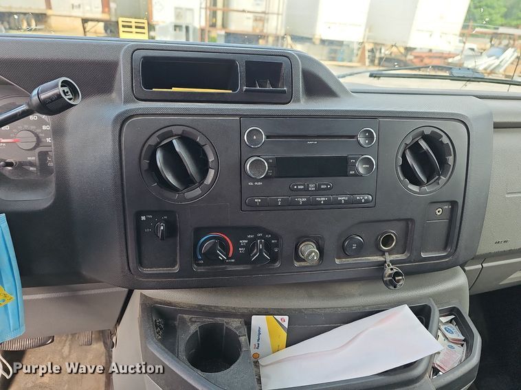 image for item LW9608 2011 Ford E150  van