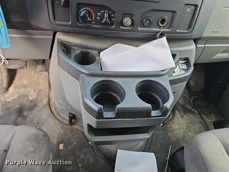 image for item LW9608 2011 Ford E150  van