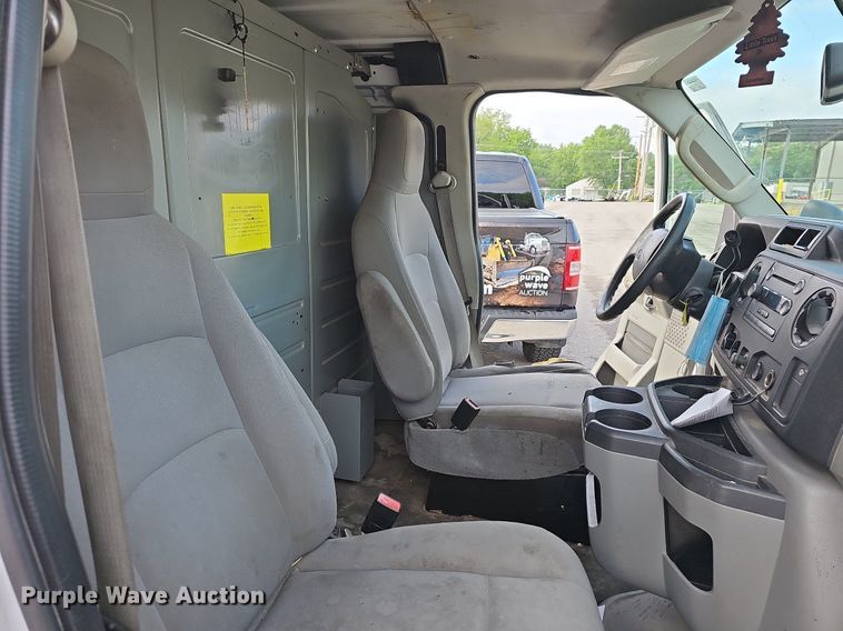 image for item LW9608 2011 Ford E150  van