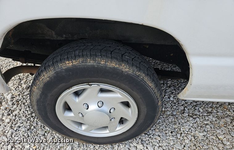 image for item LW9608 2011 Ford E150  van