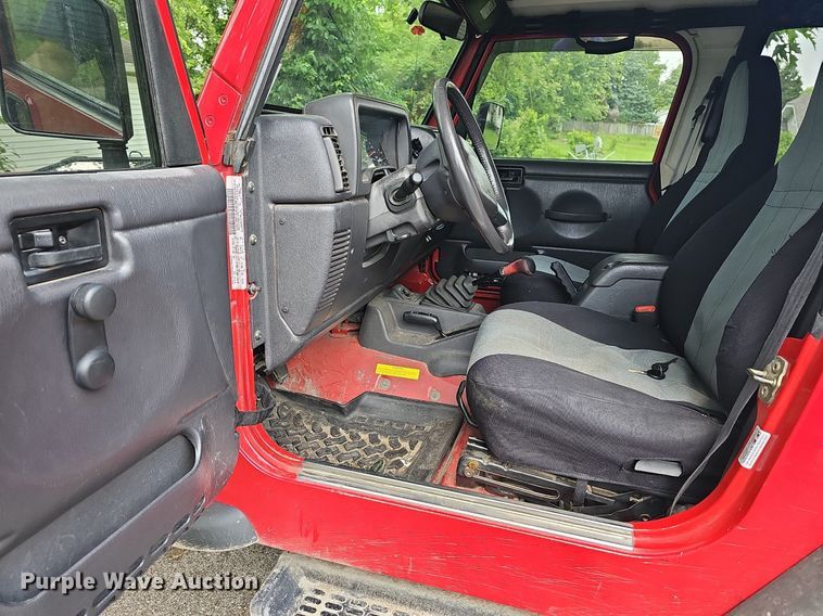 image for item LW9617 2001 Jeep Wrangler Sport  SUV