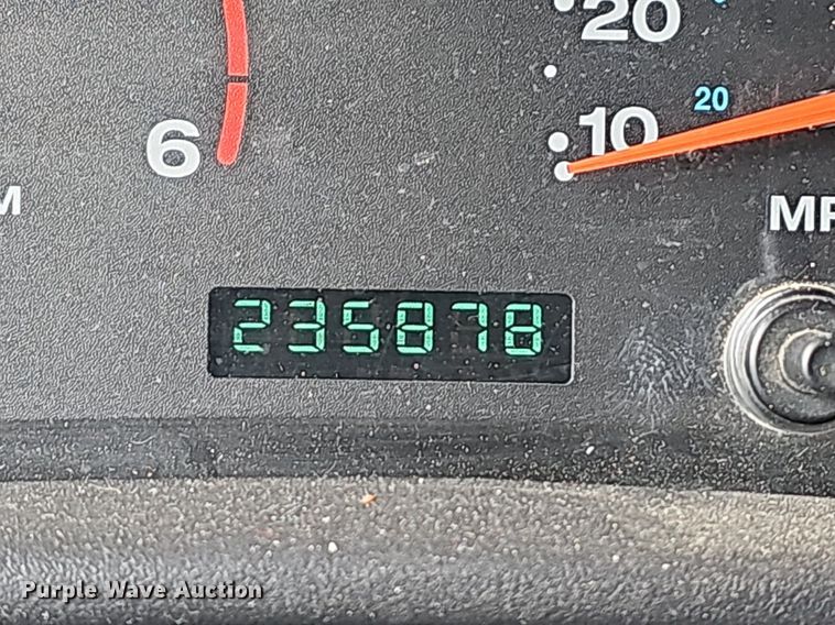 image for item LW9617 2001 Jeep Wrangler Sport  SUV