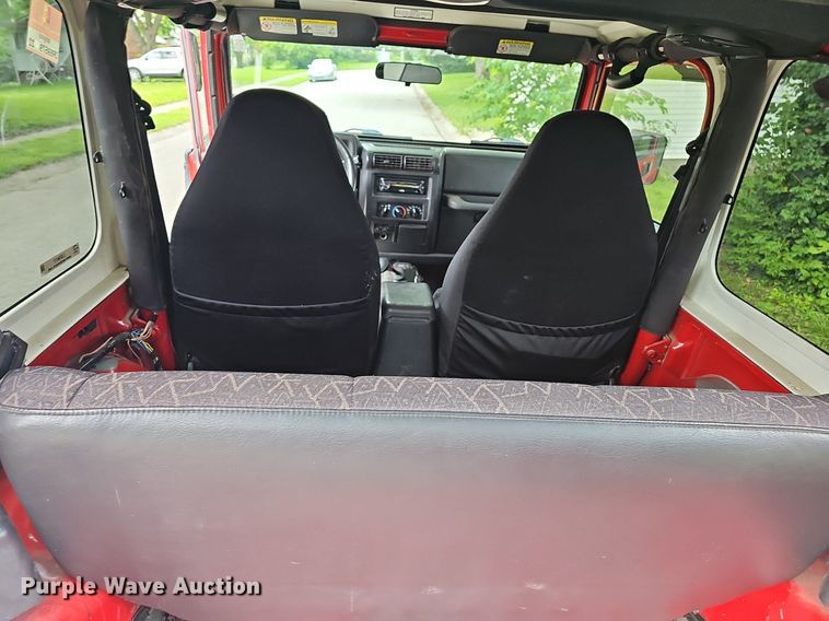 image for item LW9617 2001 Jeep Wrangler Sport  SUV