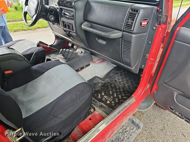 image for item LW9617 2001 Jeep Wrangler Sport  SUV