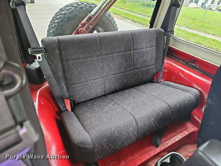 image for item LW9617 2001 Jeep Wrangler Sport  SUV