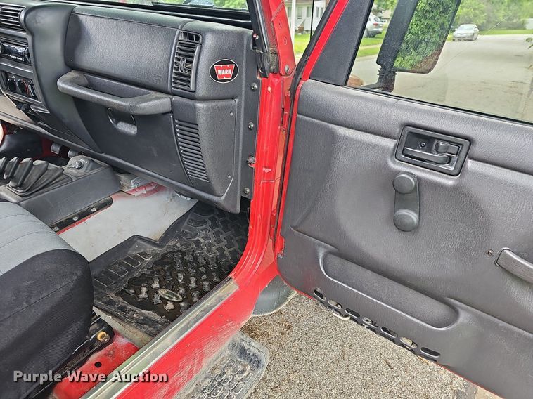 image for item LW9617 2001 Jeep Wrangler Sport  SUV