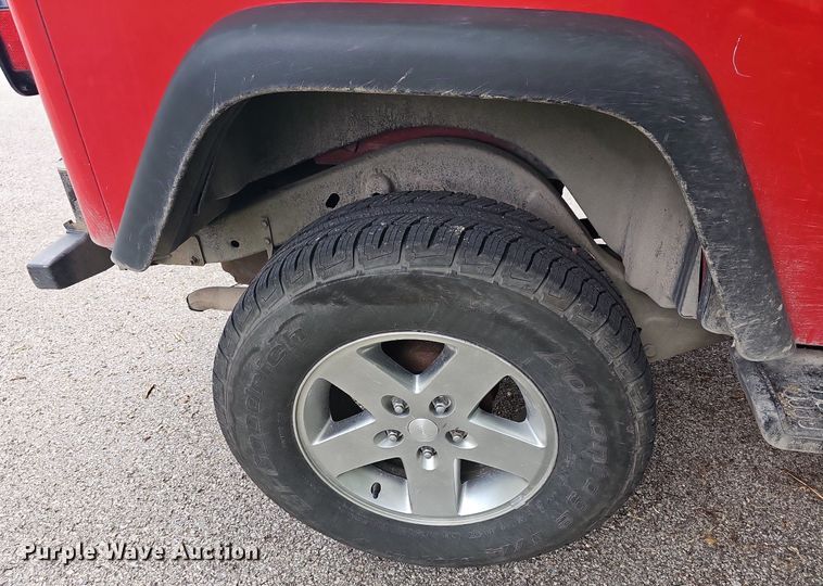 image for item LW9617 2001 Jeep Wrangler Sport  SUV