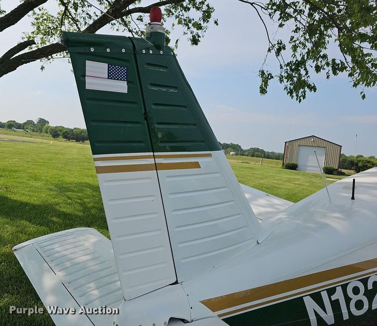 image for item LW9618 1971 Piper Aircraft PA28-180  airplane