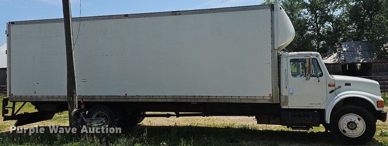 image for item LW9621 1997 International 4900  box truck