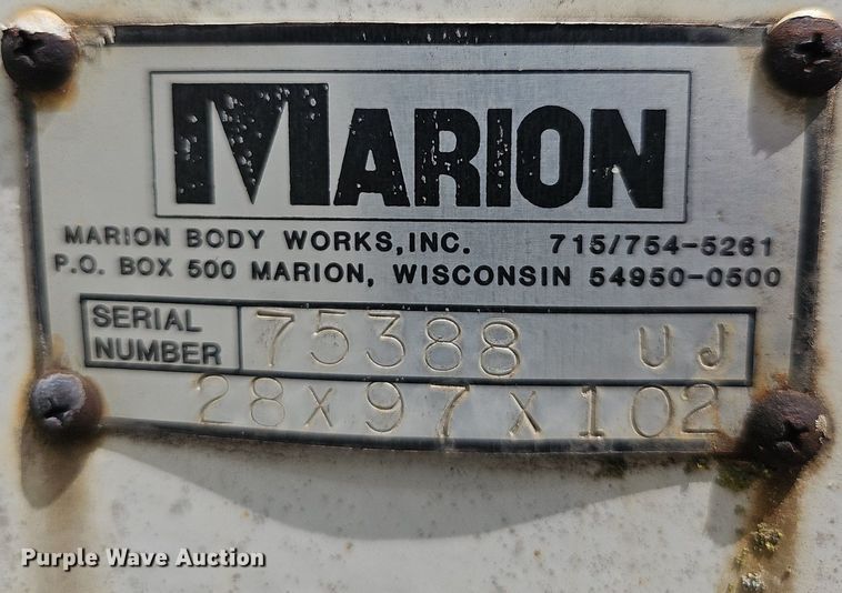 image for item LW9621 1997 International 4900  box truck