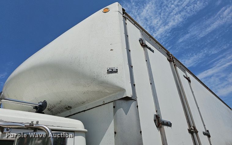 image for item LW9621 1997 International 4900  box truck