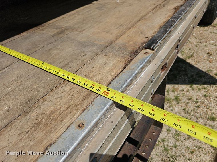 image for item LW9621 1997 International 4900  box truck