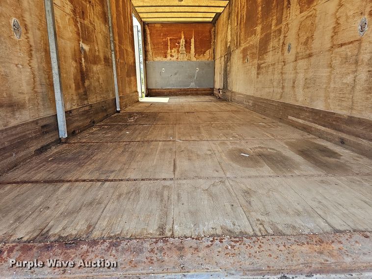 image for item LW9621 1997 International 4900  box truck