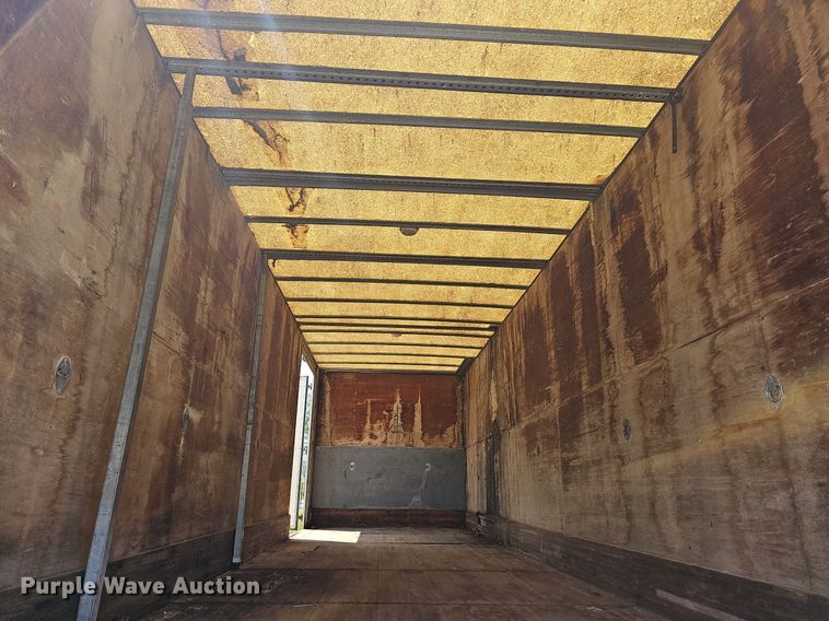 image for item LW9621 1997 International 4900  box truck