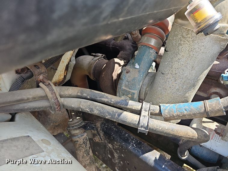 image for item LW9621 1997 International 4900  box truck