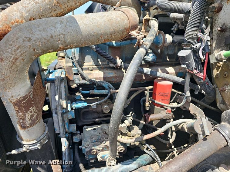 image for item LW9621 1997 International 4900  box truck