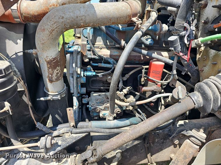 image for item LW9621 1997 International 4900  box truck