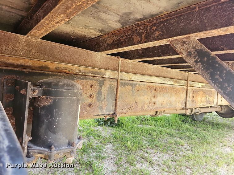 image for item LW9621 1997 International 4900  box truck