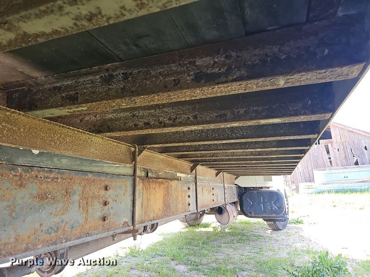 image for item LW9621 1997 International 4900  box truck