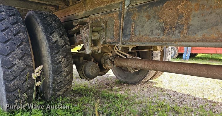 image for item LW9621 1997 International 4900  box truck