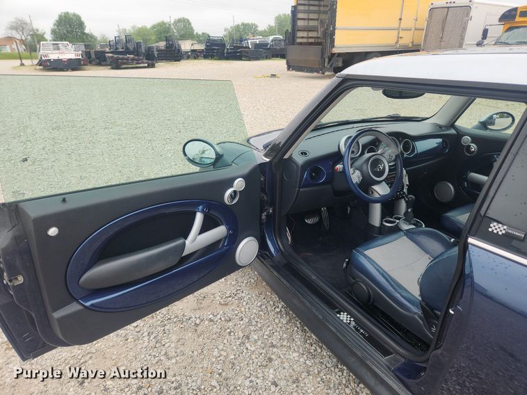 image for item LX9556 2006 Mini Cooper S