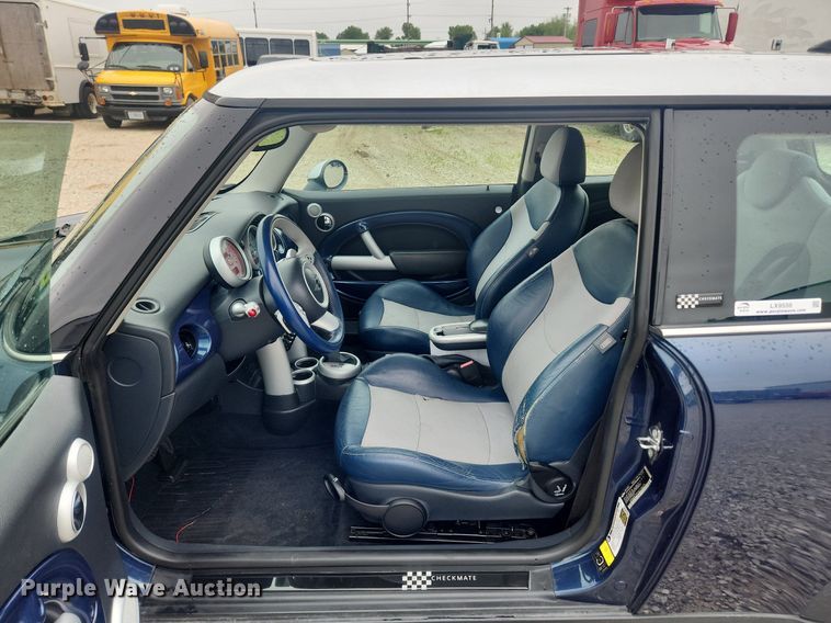 image for item LX9556 2006 Mini Cooper S