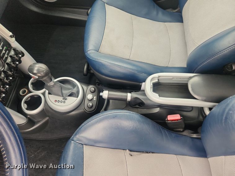 image for item LX9556 2006 Mini Cooper S