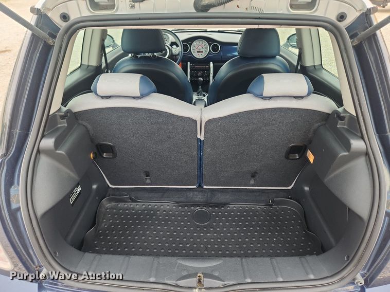 image for item LX9556 2006 Mini Cooper S