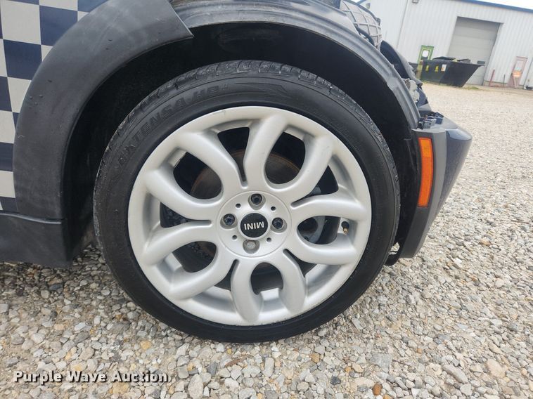 image for item LX9556 2006 Mini Cooper S