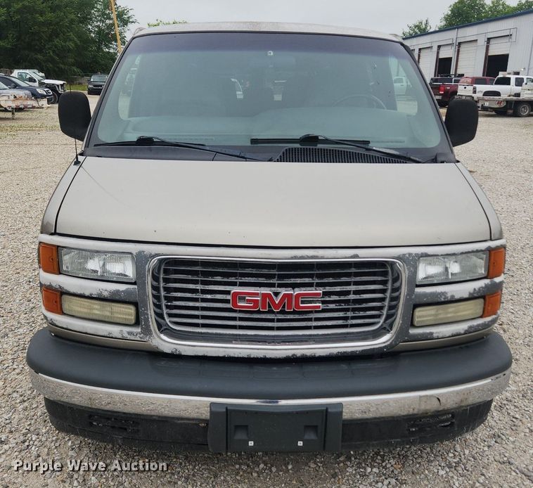 image for item LX9557 2002 GMC Savana G1500  van