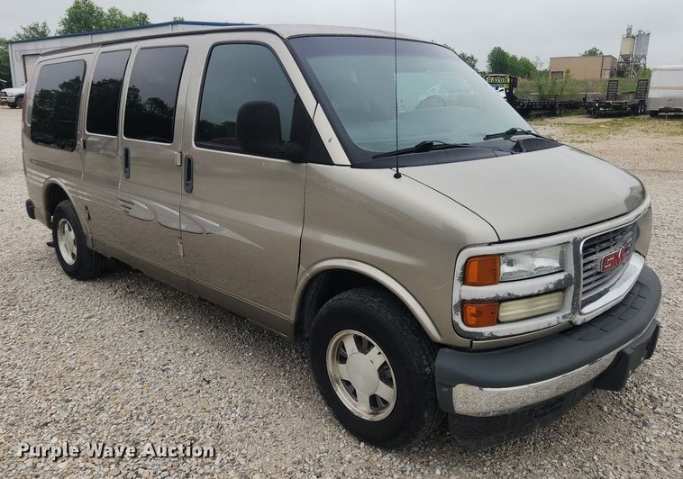 image for item LX9557 2002 GMC Savana G1500  van