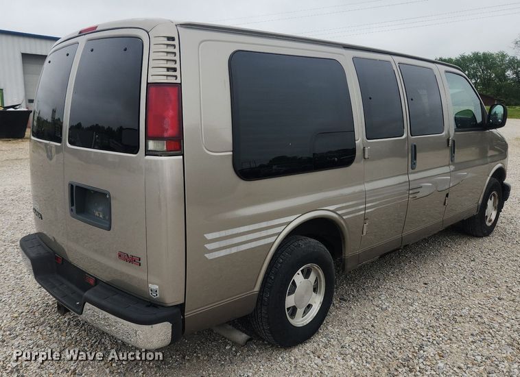 image for item LX9557 2002 GMC Savana G1500  van