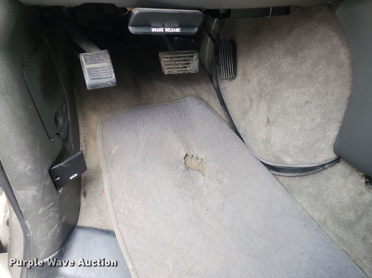 image for item LX9557 2002 GMC Savana G1500  van