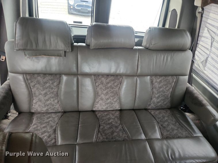 image for item LX9557 2002 GMC Savana G1500  van