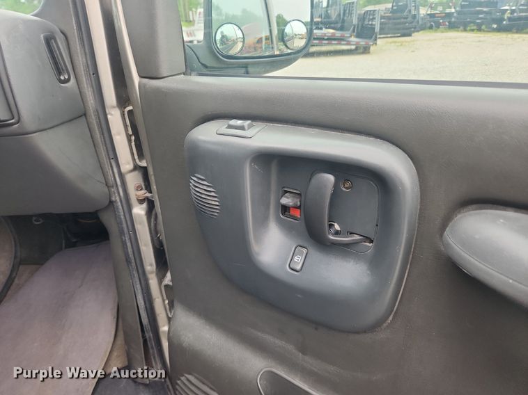 image for item LX9557 2002 GMC Savana G1500  van