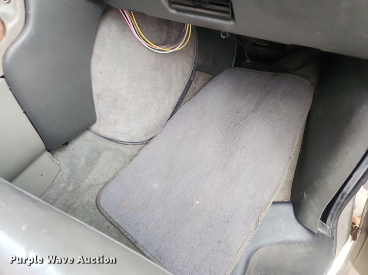 image for item LX9557 2002 GMC Savana G1500  van