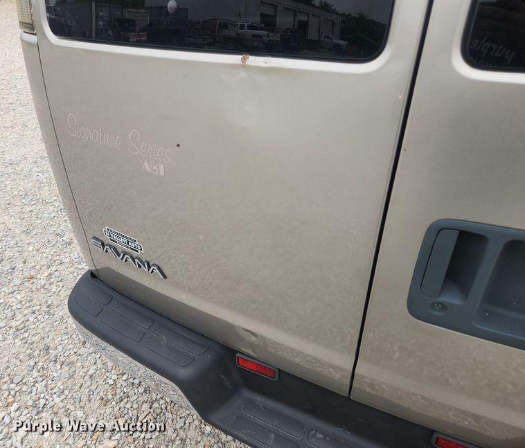 image for item LX9557 2002 GMC Savana G1500  van
